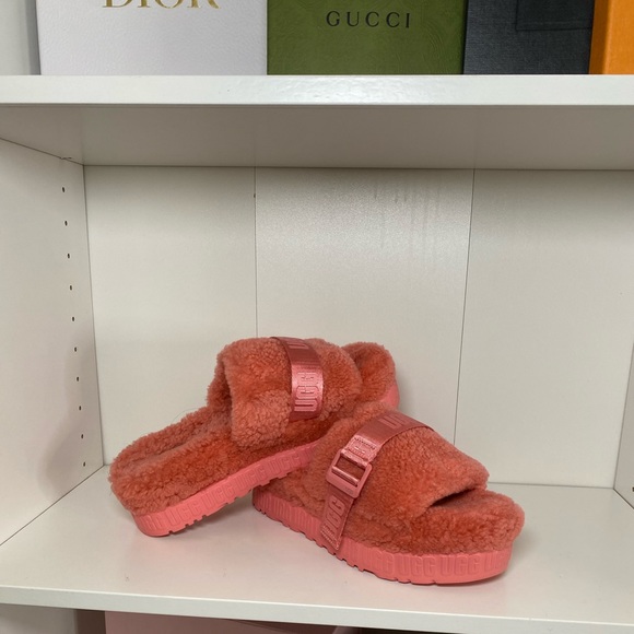 Peach UGG platform slipper slides Size 9W - Picture 2 of 6